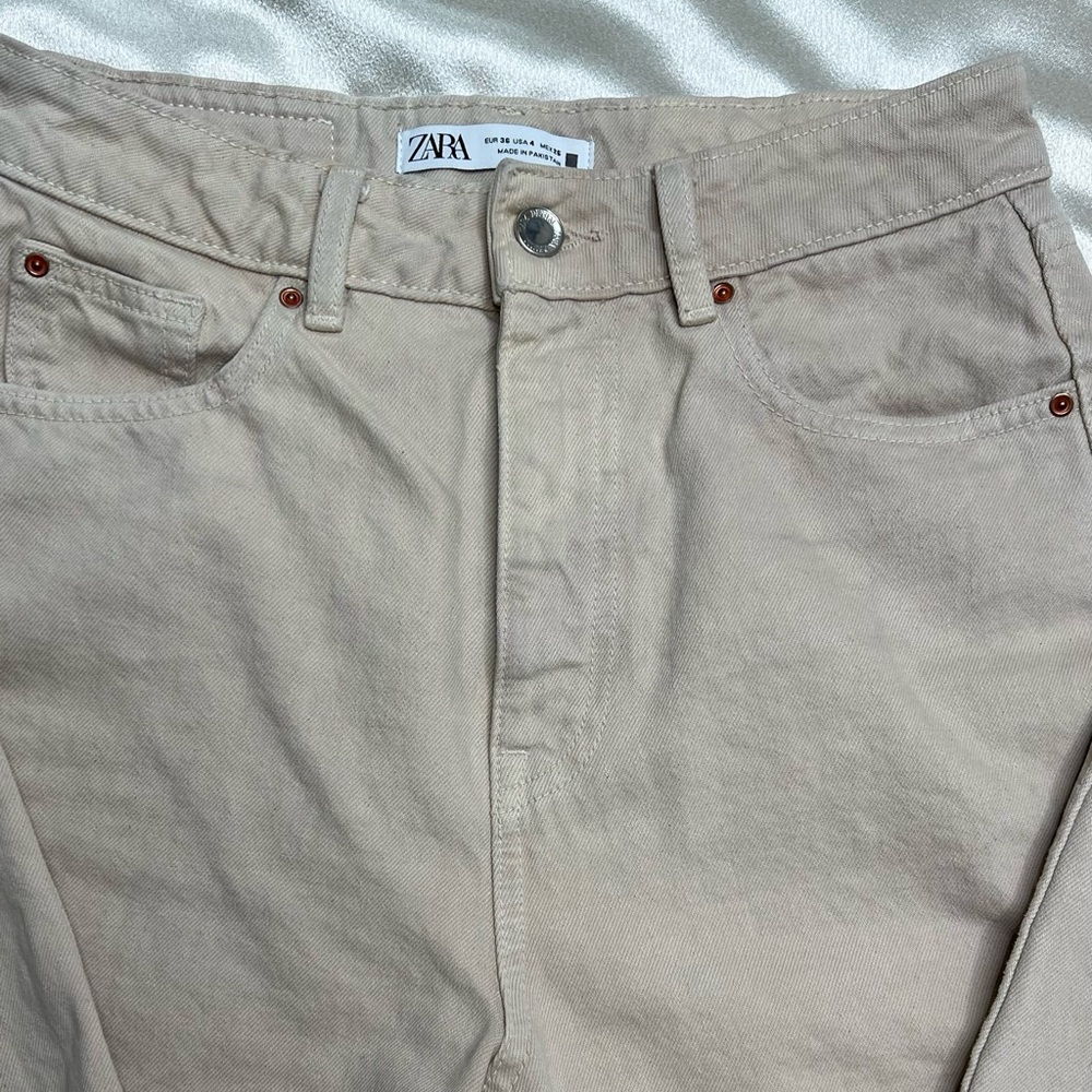 ZARA JEANS SIZE 4💕